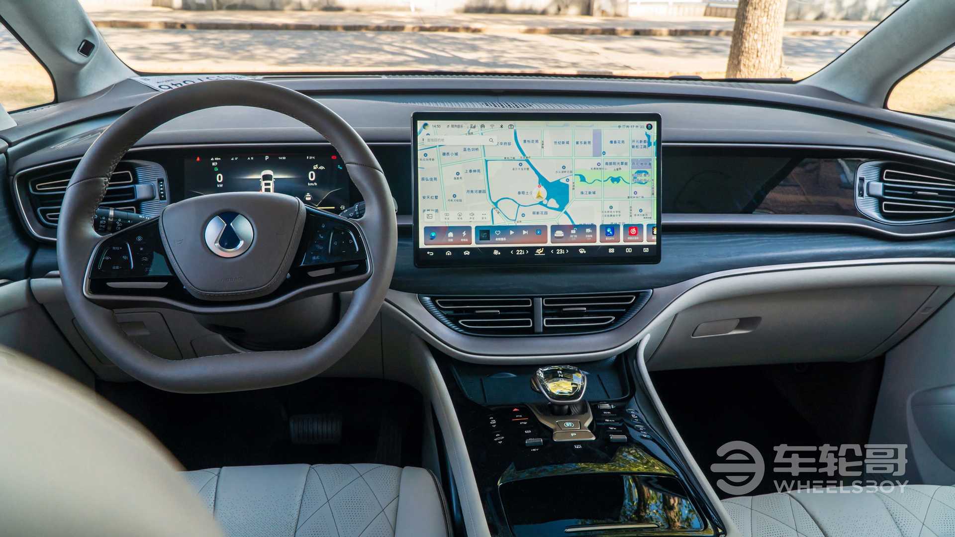 مرسيدس تطرح ميني فان فاخرة جديدة في الصين بالتعاون مع شركائها المحليين 8