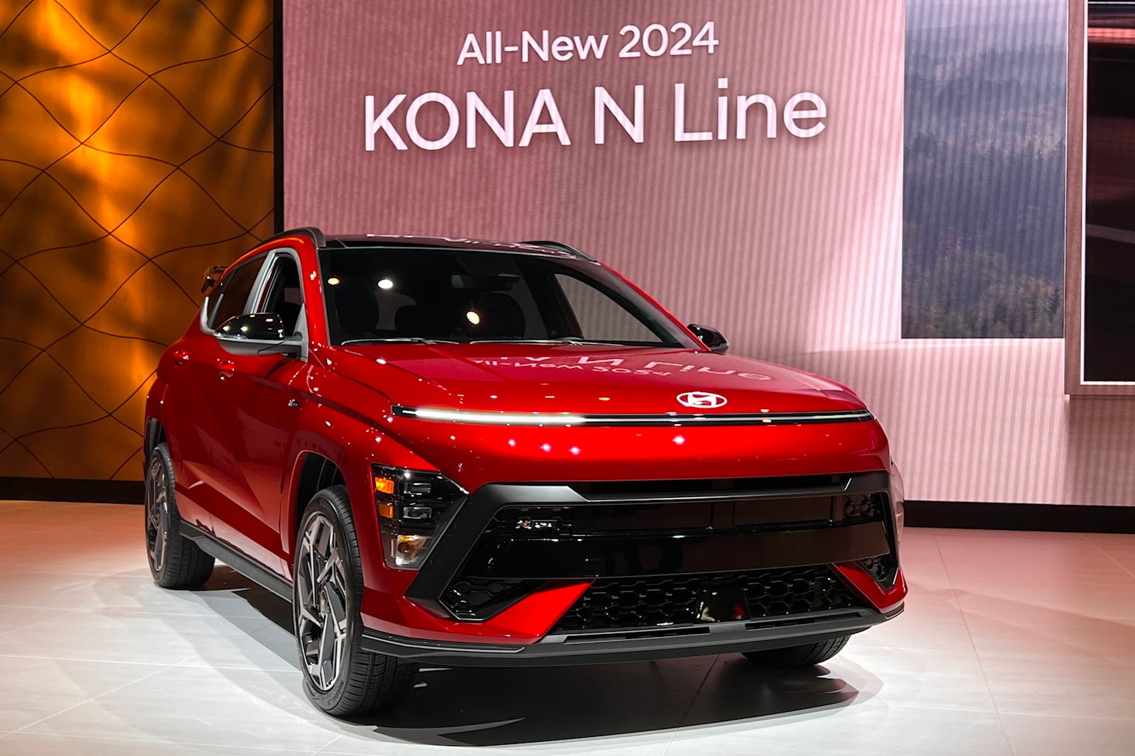 أبرز 8 سيارات جديدة في معرض نيويورك الدولي للسيارات 2023 هيونداي كونا موديل 2024