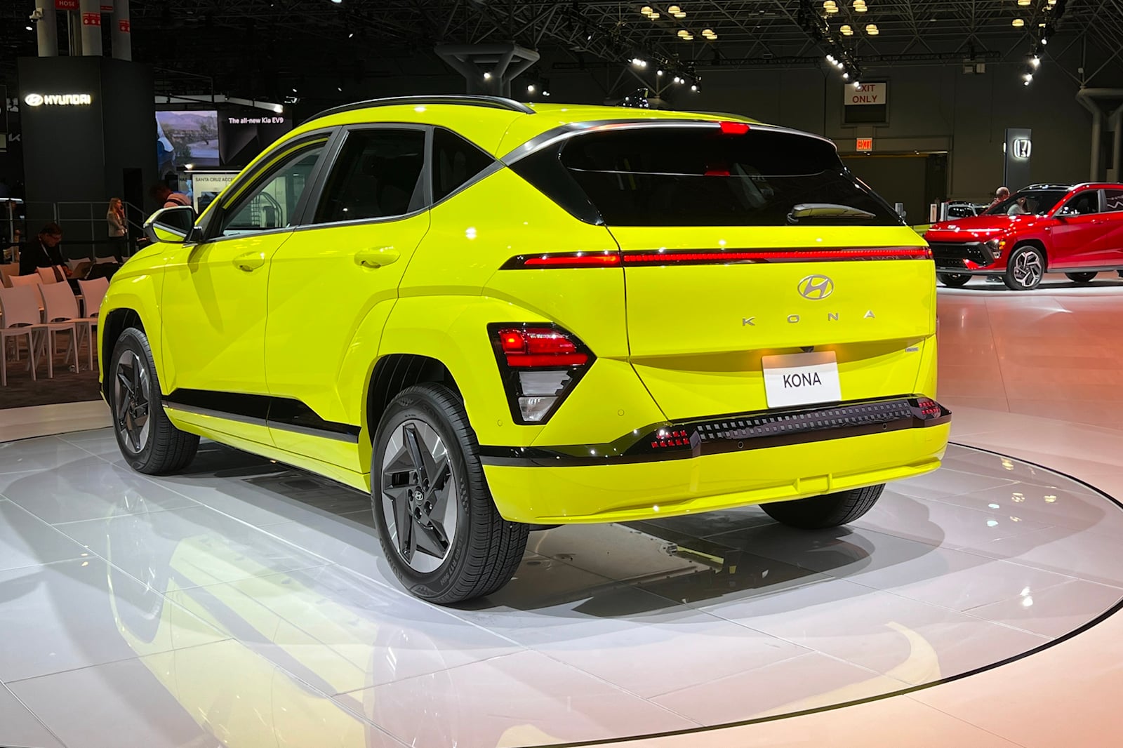 أبرز 8 سيارات جديدة في معرض نيويورك الدولي للسيارات 2023 هيونداي كونا موديل 2024