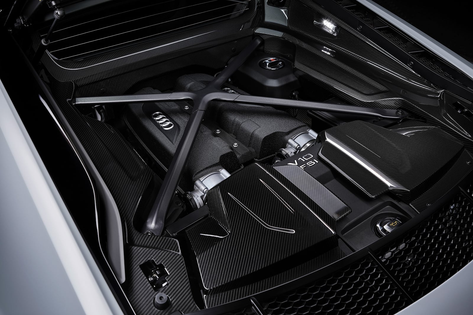 تعرف على أفضل 10 محركات بعدد الدورات في الدقيقة بالعالم أودي R8 GT