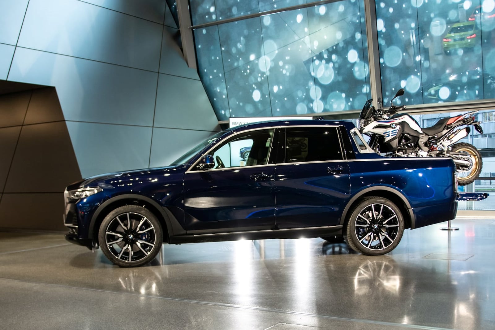 بي ام دبليو مهتمة بتطوير شاحنة بيك أب فاخرة جديدة 1