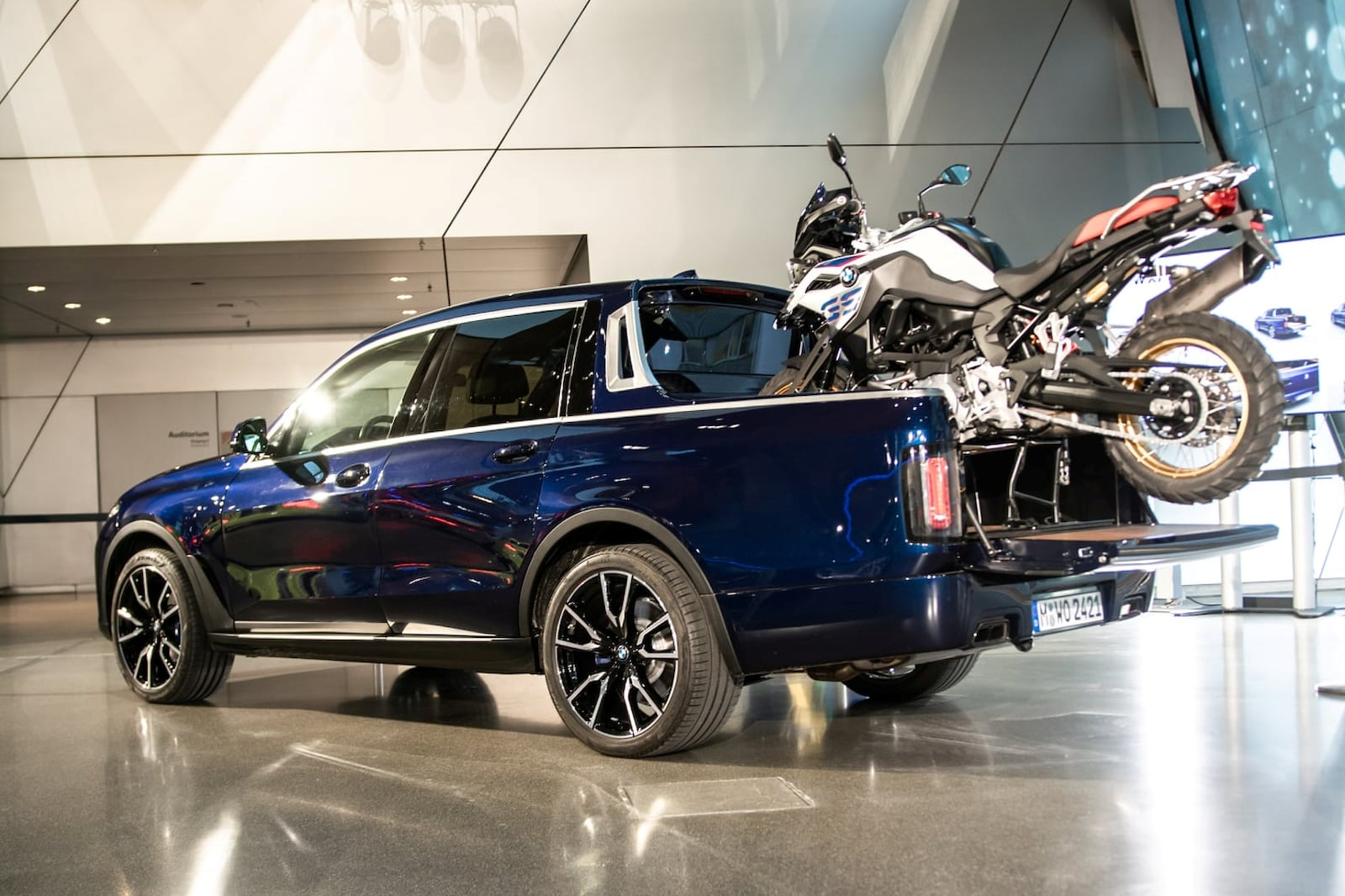 بي ام دبليو مهتمة بتطوير شاحنة بيك أب فاخرة جديدة 4