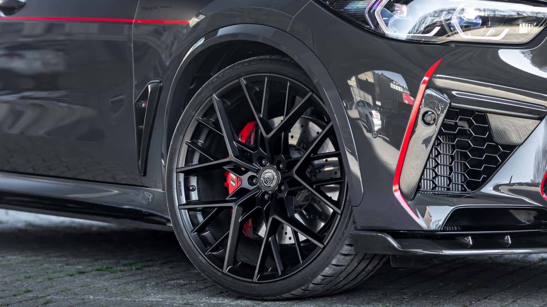 بي ام دبليو X5 M تحصل على حزمة تعديلات بقوة 730 حصان من مانهارت الألمانية بي ام دبليو X5 M المعدلة من مانهارت