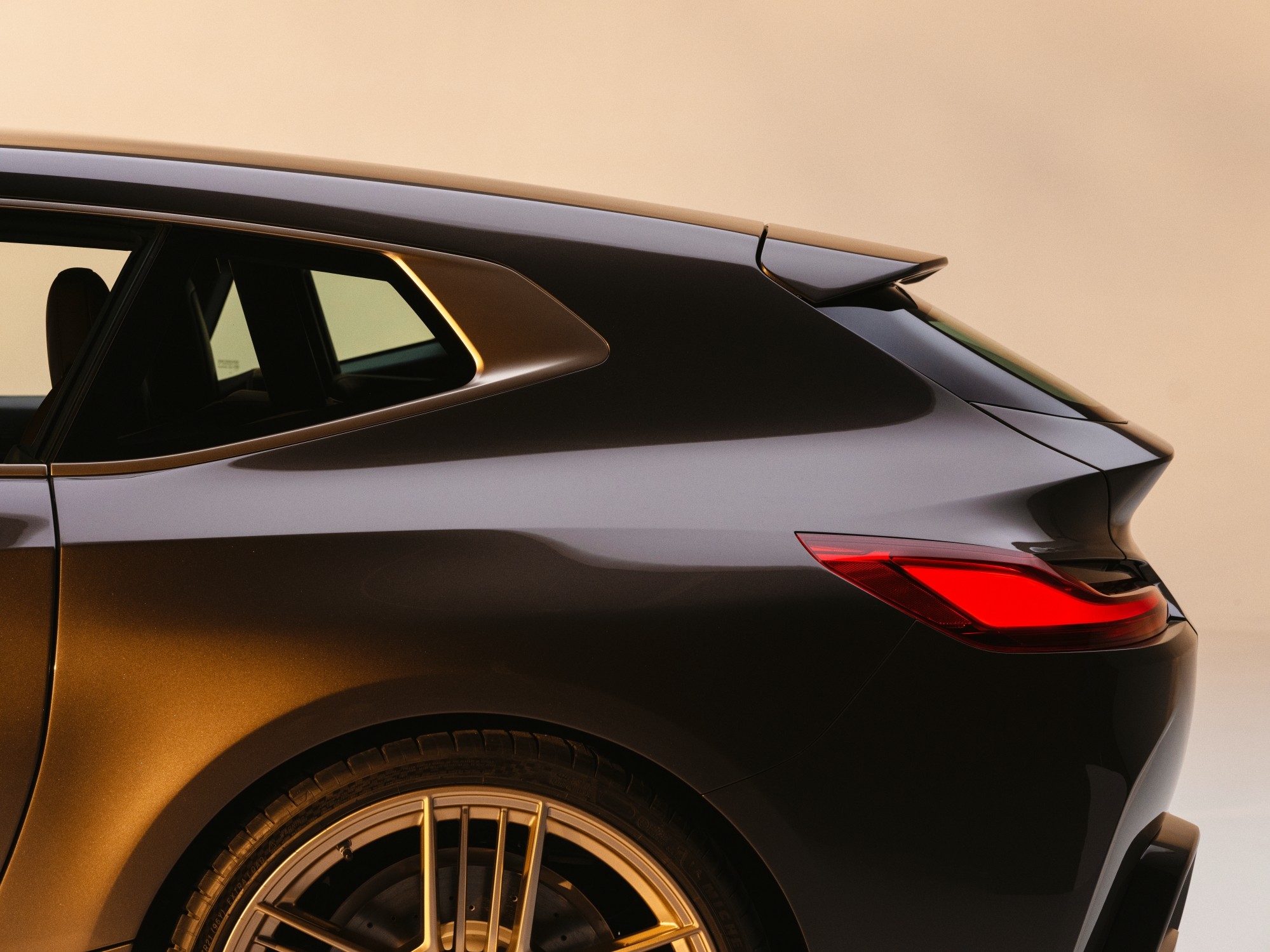 بي ام دبليو تورينج كوبيه الاختبارية تنكشف رسمياً بتصميم كلاسيكي جذاب بي ام دبليو تورينج كوبيه