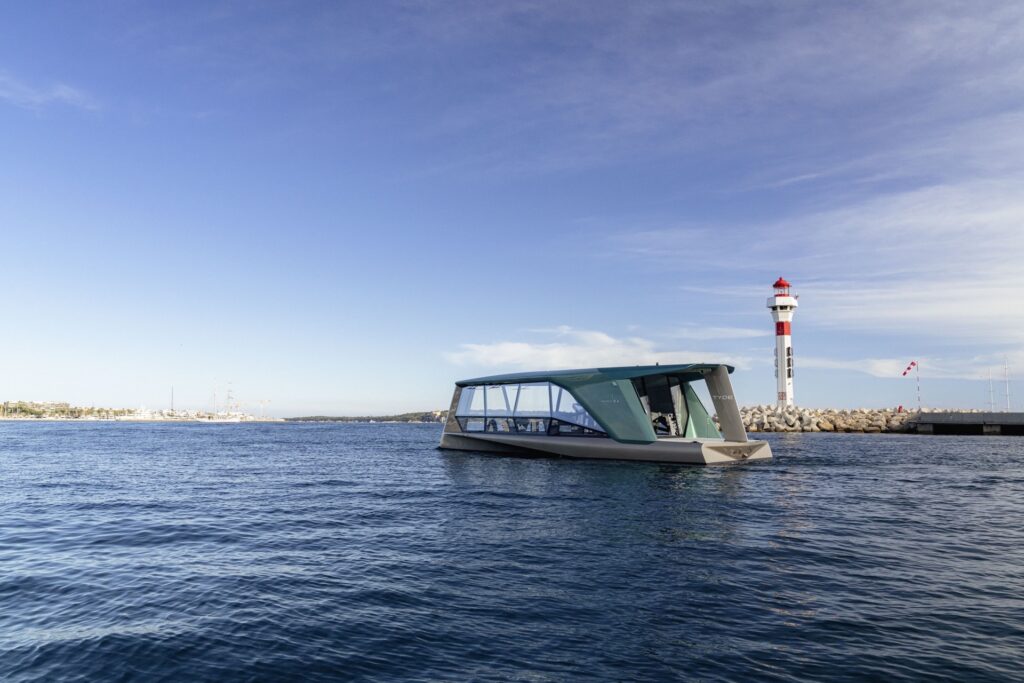 بي ام دبليو تكشف عن قارب ذا أيكون الكهربائي بأحدث التجهيزات الفاخرة المستوحاة من سيارات العلامة بي ام دبليو تكشف عن قارب ذا أيكون الكهربائي بأحدث التجهيزات الفاخرة المستوحاة من سيارات العلامة 14