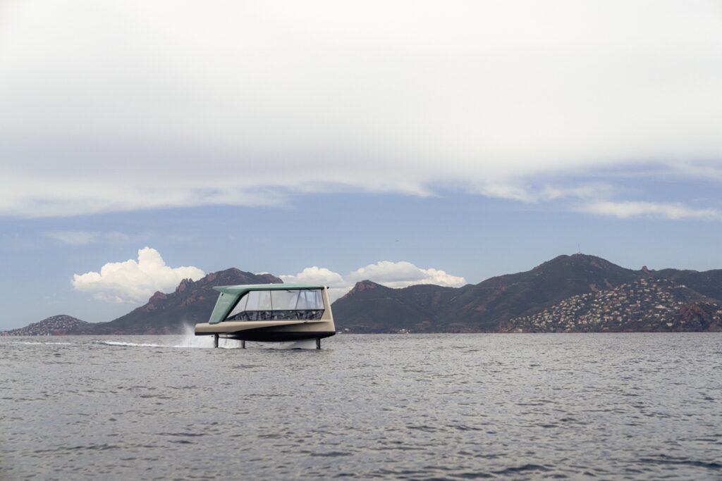 بي ام دبليو تكشف عن قارب ذا أيكون الكهربائي بأحدث التجهيزات الفاخرة المستوحاة من سيارات العلامة بي ام دبليو تكشف عن قارب ذا أيكون الكهربائي بأحدث التجهيزات الفاخرة المستوحاة من سيارات العلامة 18