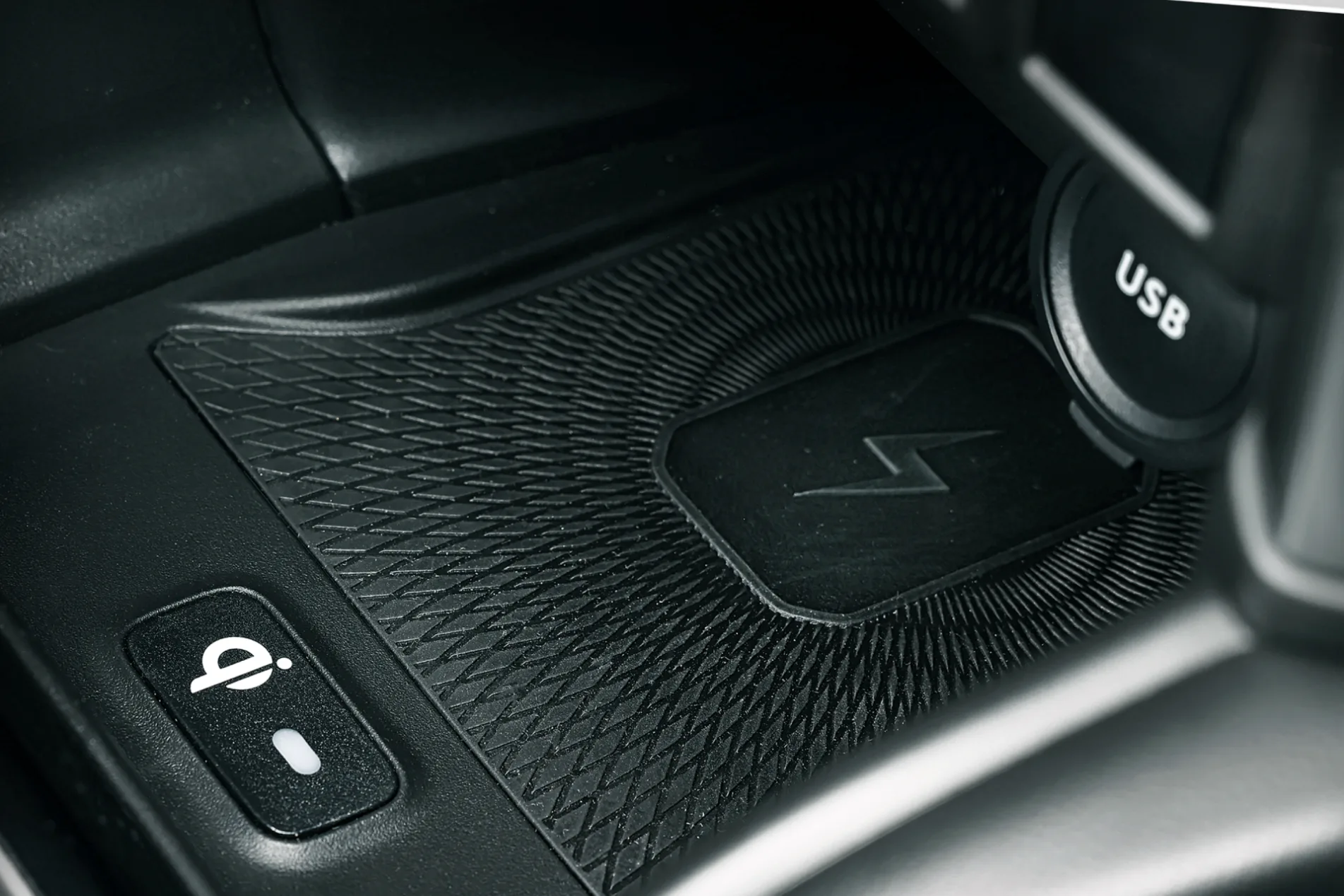 تويوتا اوربان كروزر: 8 أشياء أعجبتنا في سيارة تويوتا الجديدة تويوتا اوربان كروزر: 8 أشياء أعجبتنا في سيارة تويوتا الجديدة 3