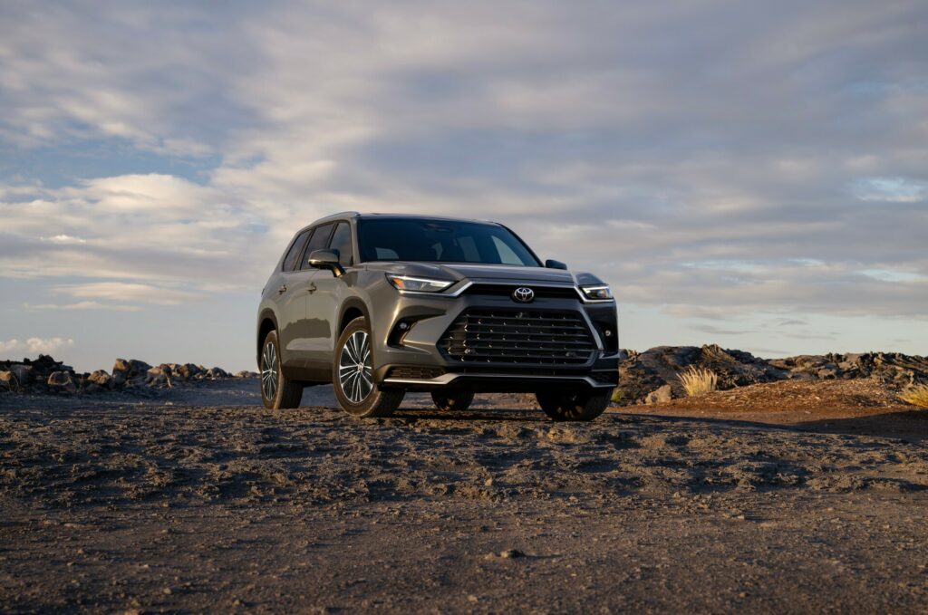 أسعار ومواصفات تويوتا جراند هايلاندر 2024 تنكشف رسمياً أسعار ومواصفات تويوتا جراند هايلاندر 2024 تنكشف رسمياً 1