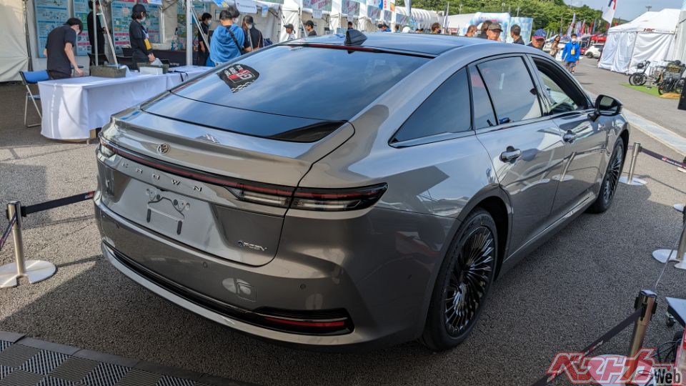 تويوتا كراون سيدان 2024 تظهر في اليابان استعداداً للكشف الرسمي تويوتا كراون سيدان