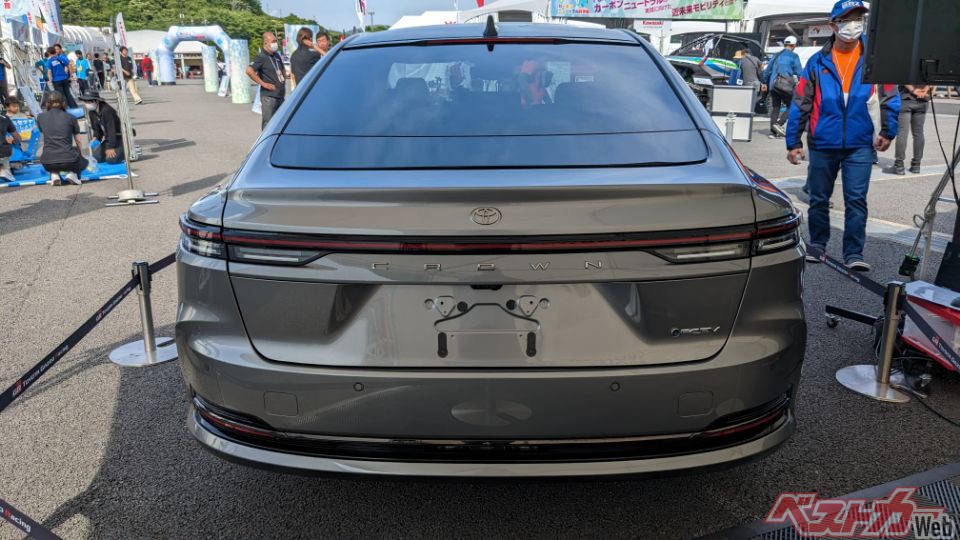 تويوتا كراون سيدان 2024 تظهر في اليابان استعداداً للكشف الرسمي تويوتا كراون سيدان