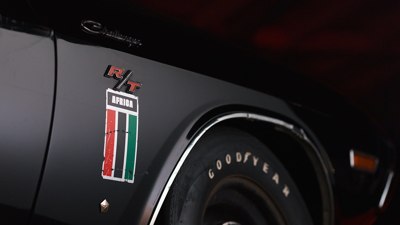 دودج تشالنجر الشبح الأسود التي تعد أشهر أسطورة في سباقات الشوارع الأمريكية تباع بـ 4 مليون ريال! دودج تشالنجر الشبح الأسود التي تعد أشهر أسطورة في سباقات الشوارع الأمريكية تباع بـ 4 مليون ريال! 8