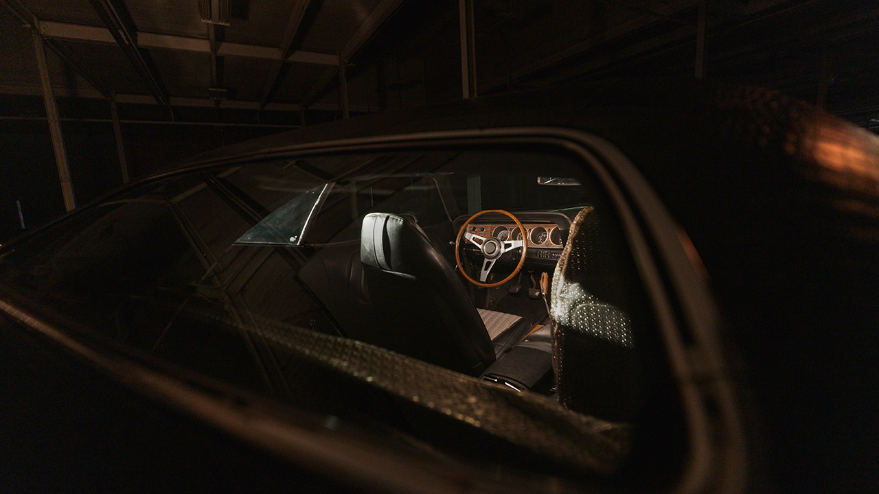 دودج تشالنجر الشبح الأسود التي تعد أشهر أسطورة في سباقات الشوارع الأمريكية تباع بـ 4 مليون ريال! دودج تشالنجر الشبح الأسود