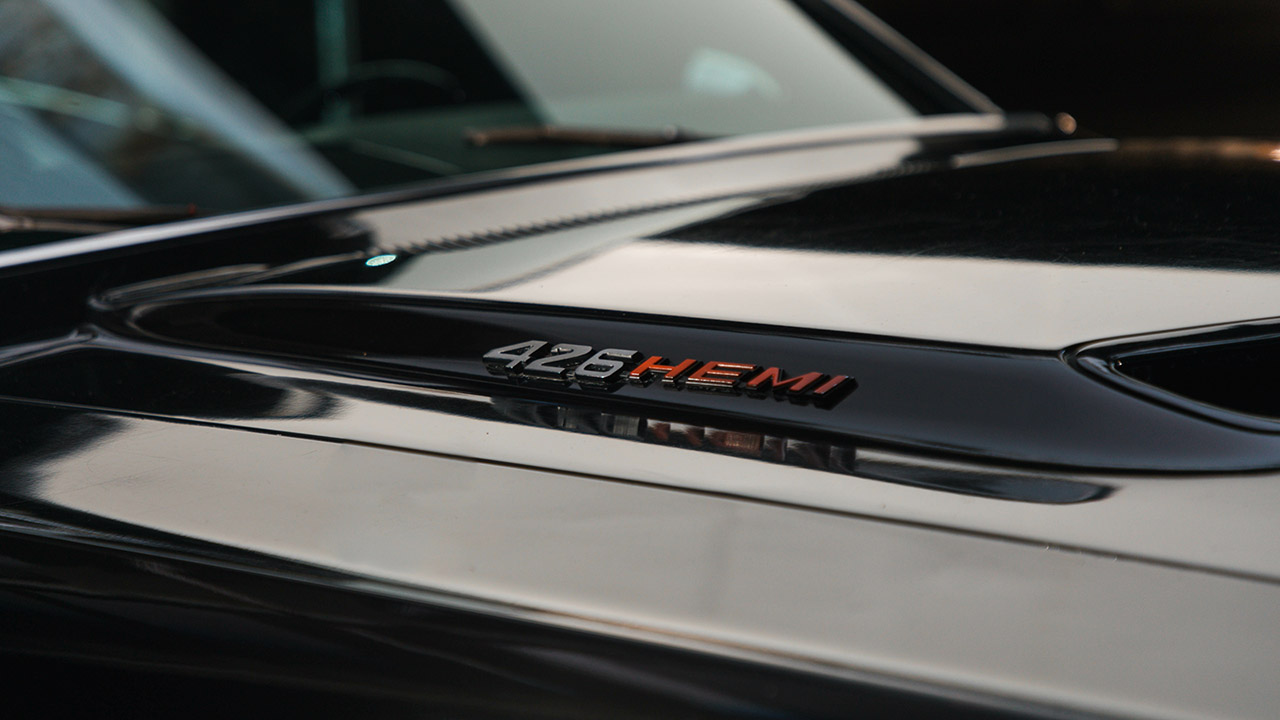 دودج تشالنجر الشبح الأسود التي تعد أشهر أسطورة في سباقات الشوارع الأمريكية تباع بـ 4 مليون ريال! دودج تشالنجر الشبح الأسود التي تعد أشهر أسطورة في سباقات الشوارع الأمريكية تباع بـ 4 مليون ريال! 4