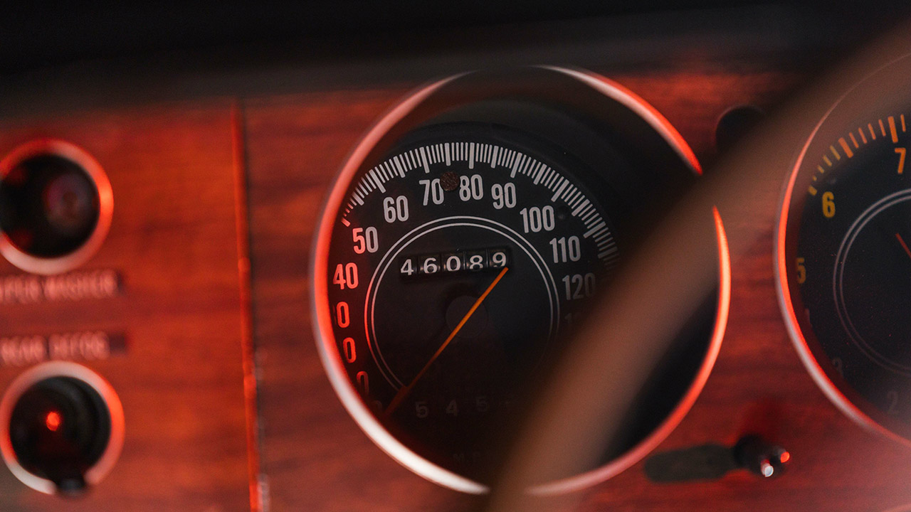 دودج تشالنجر الشبح الأسود التي تعد أشهر أسطورة في سباقات الشوارع الأمريكية تباع بـ 4 مليون ريال! دودج تشالنجر الشبح الأسود التي تعد أشهر أسطورة في سباقات الشوارع الأمريكية تباع بـ 4 مليون ريال! 13