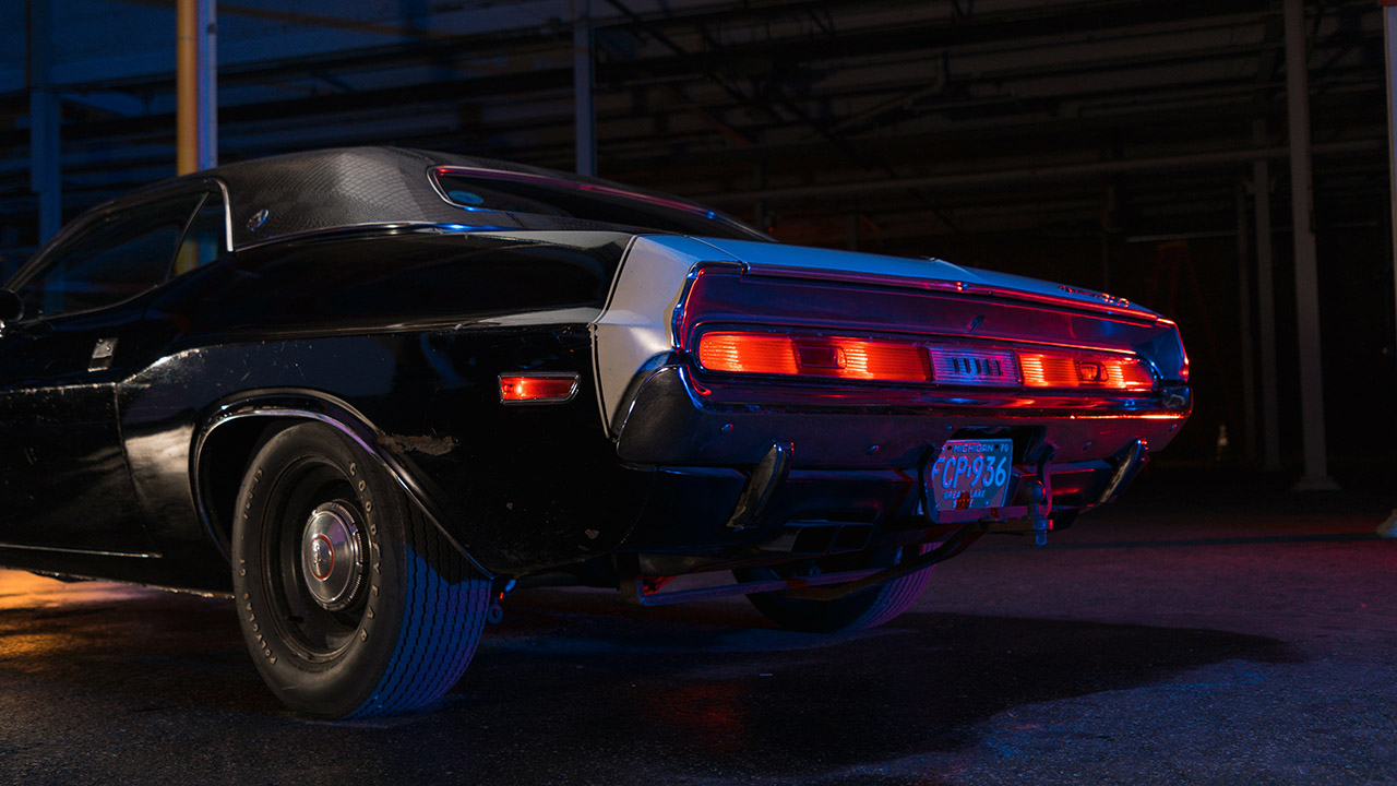 دودج تشالنجر الشبح الأسود التي تعد أشهر أسطورة في سباقات الشوارع الأمريكية تباع بـ 4 مليون ريال! دودج تشالنجر الشبح الأسود