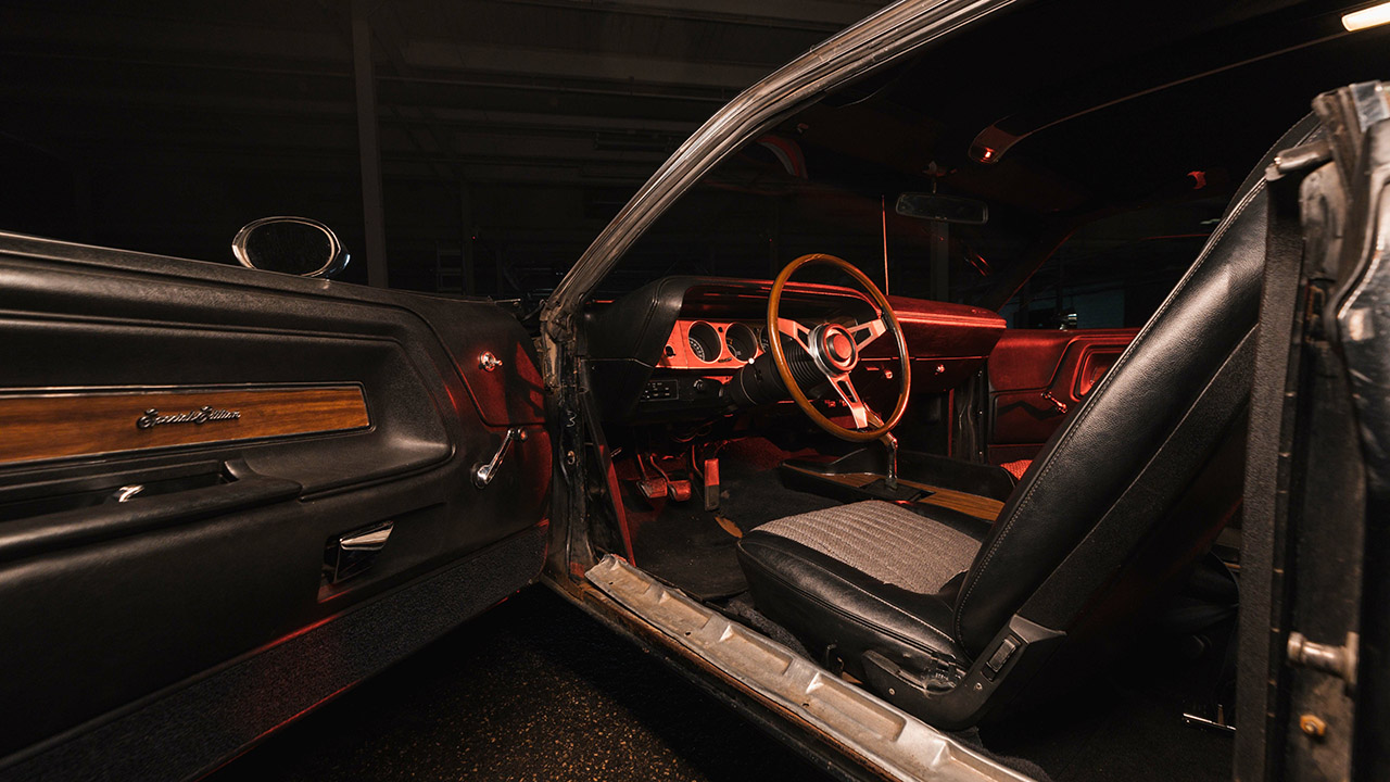 دودج تشالنجر الشبح الأسود التي تعد أشهر أسطورة في سباقات الشوارع الأمريكية تباع بـ 4 مليون ريال! دودج تشالنجر الشبح الأسود التي تعد أشهر أسطورة في سباقات الشوارع الأمريكية تباع بـ 4 مليون ريال! 15