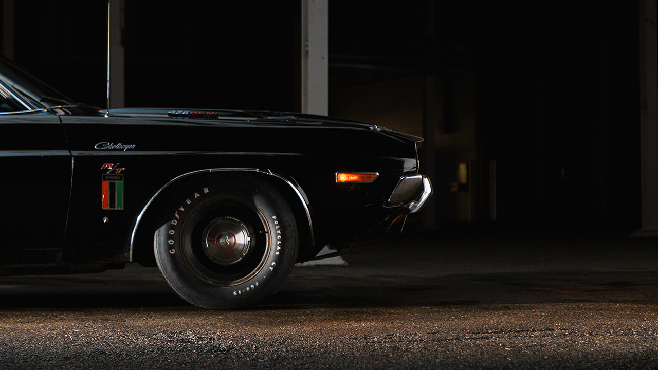 دودج تشالنجر الشبح الأسود التي تعد أشهر أسطورة في سباقات الشوارع الأمريكية تباع بـ 4 مليون ريال! دودج تشالنجر الشبح الأسود