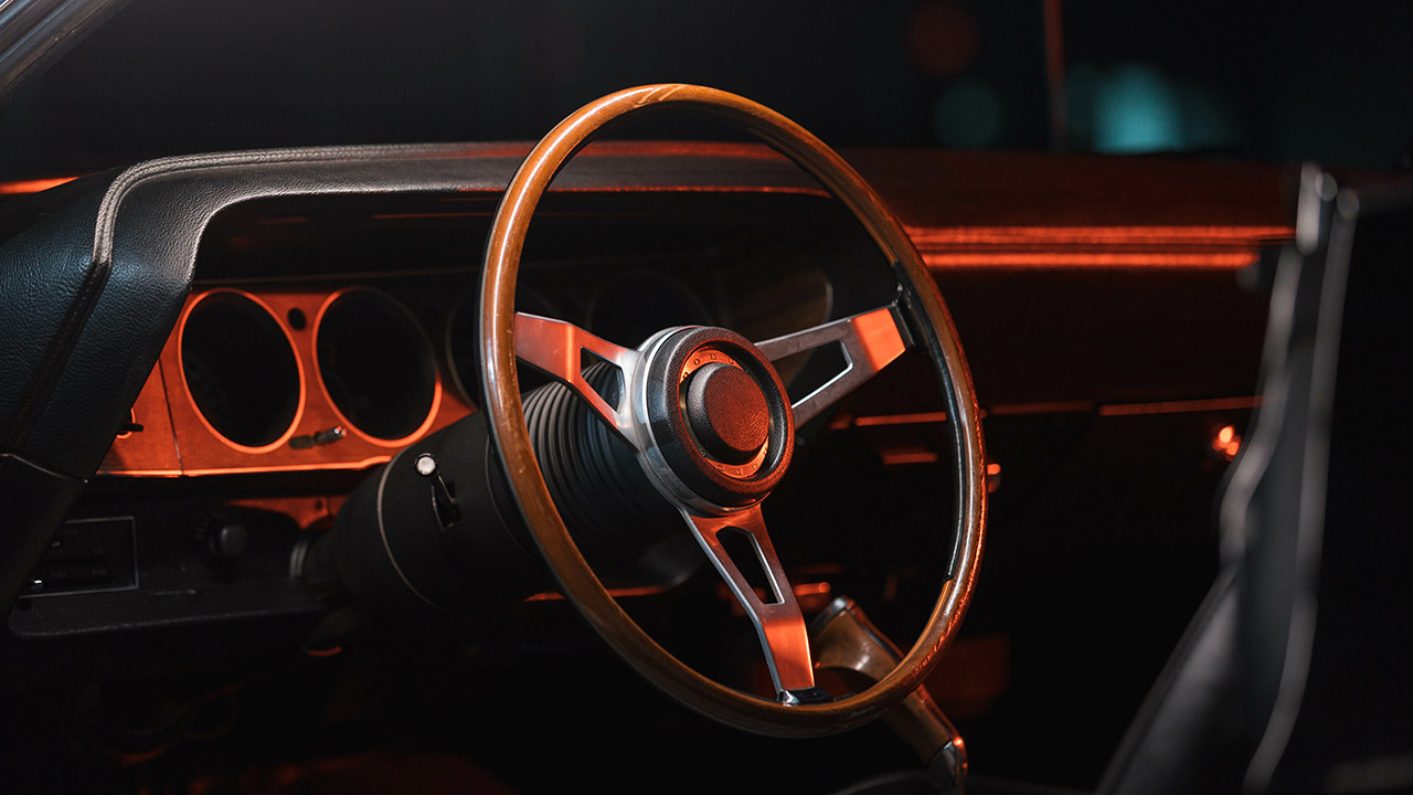 دودج تشالنجر الشبح الأسود التي تعد أشهر أسطورة في سباقات الشوارع الأمريكية تباع بـ 4 مليون ريال! دودج تشالنجر الشبح الأسود