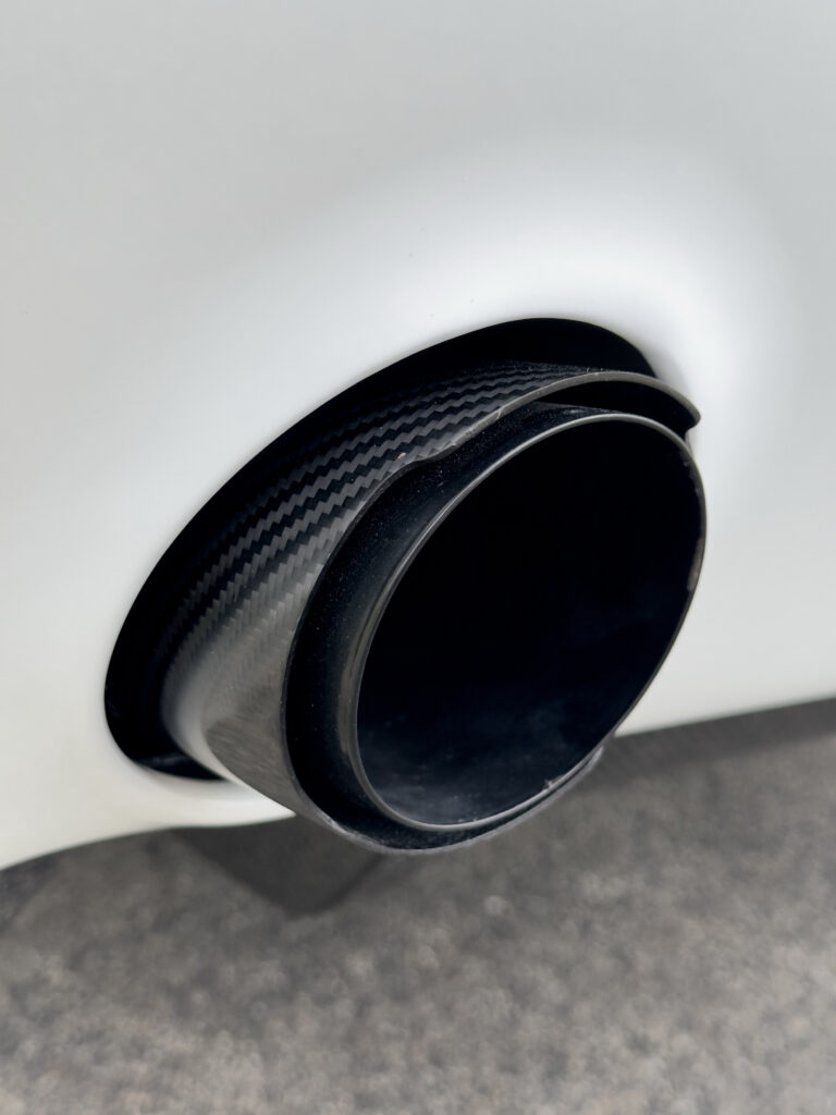 دودج تشالنجر تحصل على مظهر كلاسيكي بهيكل خارجي من الكاربون مع قوة 1000 حصان! دودج تشالنجر هيلكات معدلة (1)