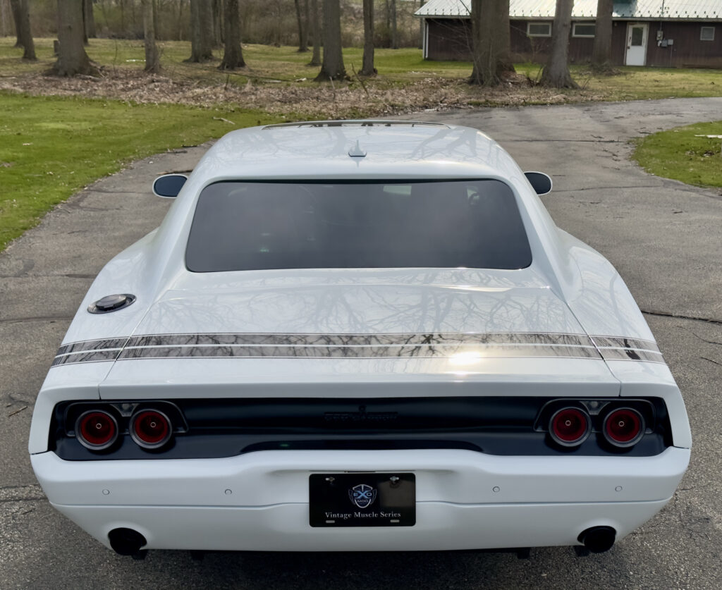 دودج تشالنجر تحصل على مظهر كلاسيكي بهيكل خارجي من الكاربون مع قوة 1000 حصان! دودج تشالنجر هيلكات معدلة (1)