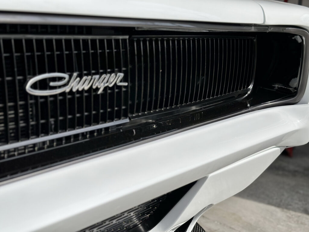 دودج تشالنجر تحصل على مظهر كلاسيكي بهيكل خارجي من الكاربون مع قوة 1000 حصان! دودج تشالنجر تحصل على مظهر كلاسيكي بهيكل خارجي من الكاربون مع قوة 1000 حصان! 1