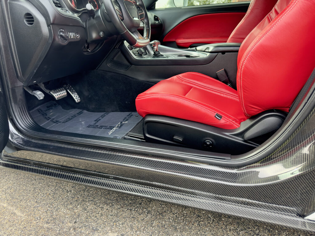 دودج تشالنجر تحصل على مظهر كلاسيكي بهيكل خارجي من الكاربون مع قوة 1000 حصان! دودج تشالنجر هيلكات معدلة (1)