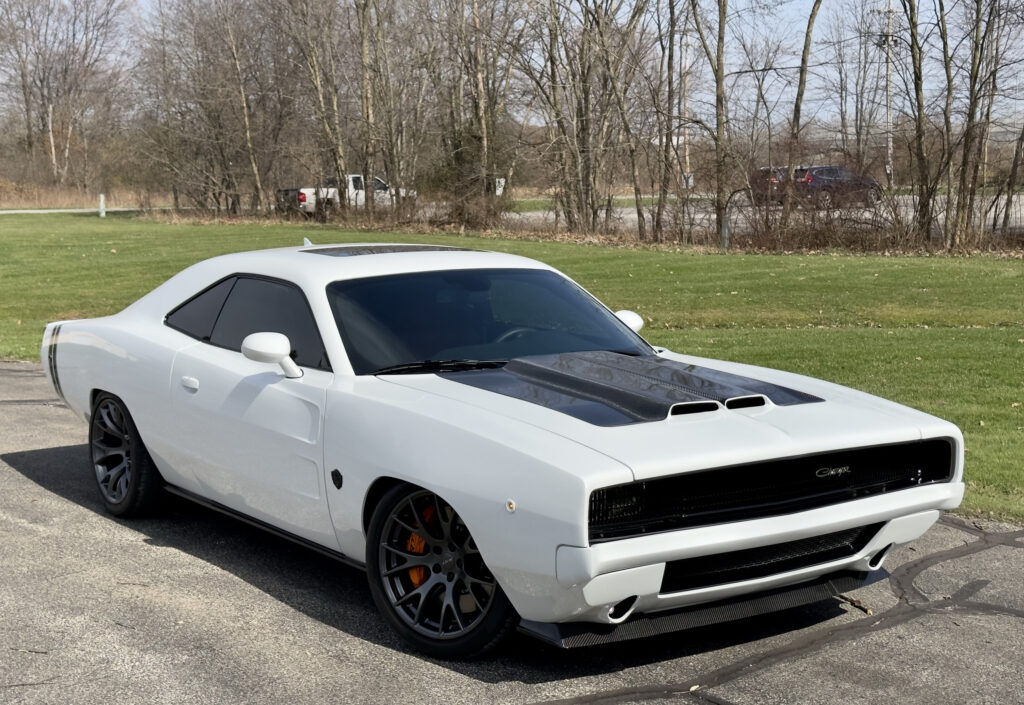 دودج تشالنجر تحصل على مظهر كلاسيكي بهيكل خارجي من الكاربون مع قوة 1000 حصان! دودج تشالنجر هيلكات معدلة (1)