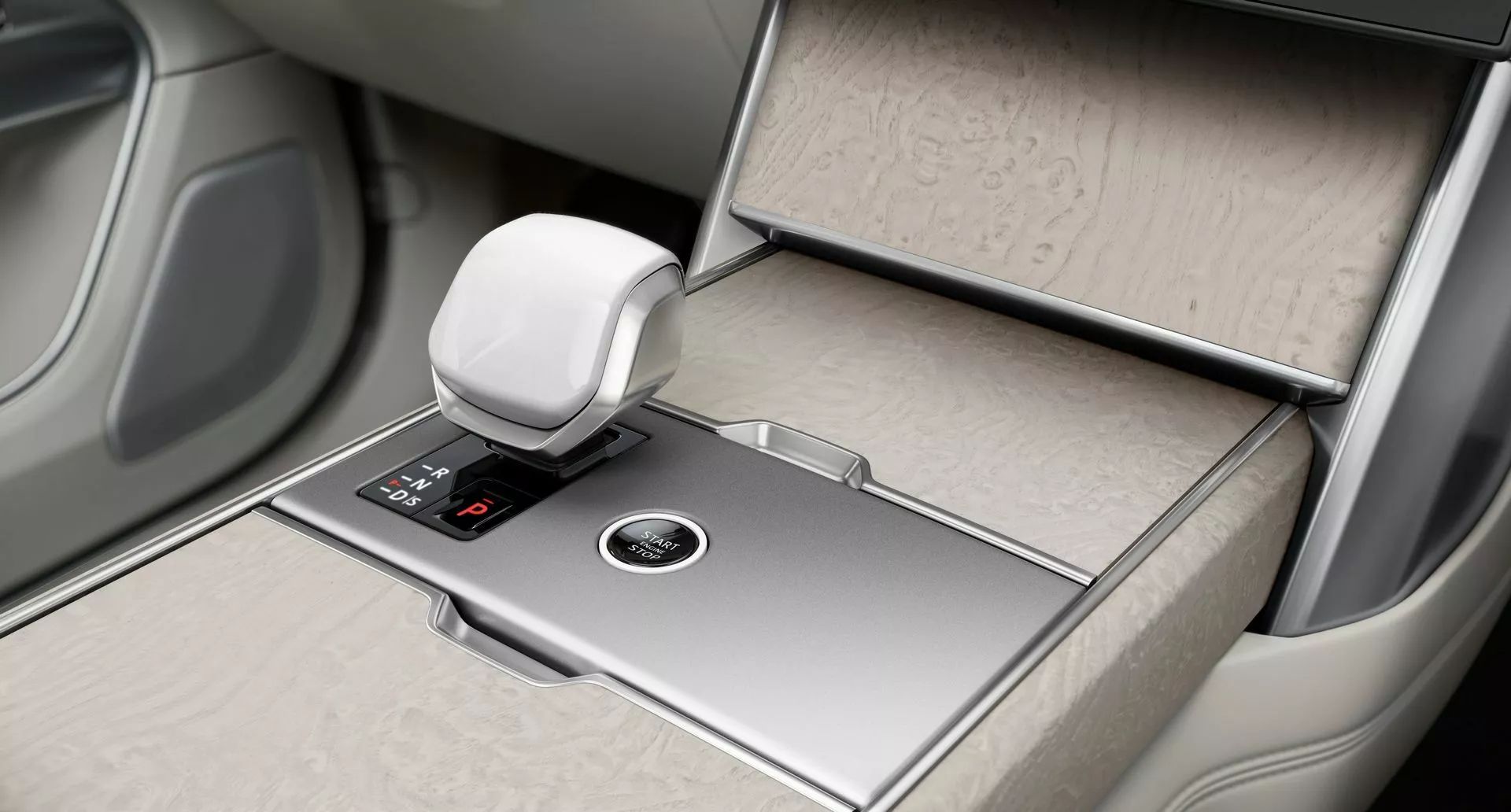 رنج روفر 2024 تنطلق رسمياً بمحركات هايبرد جديدة بقوة قصوى 606 حصان 13