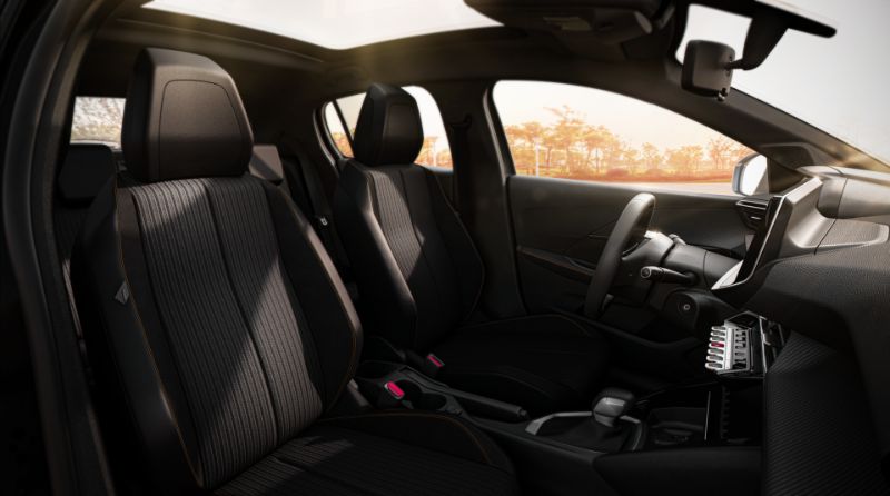 سيارة بيجو 2023 تعرف على مواصفات طرازاتها في السوق السعودي سيارة بيجو 208 المقاعد