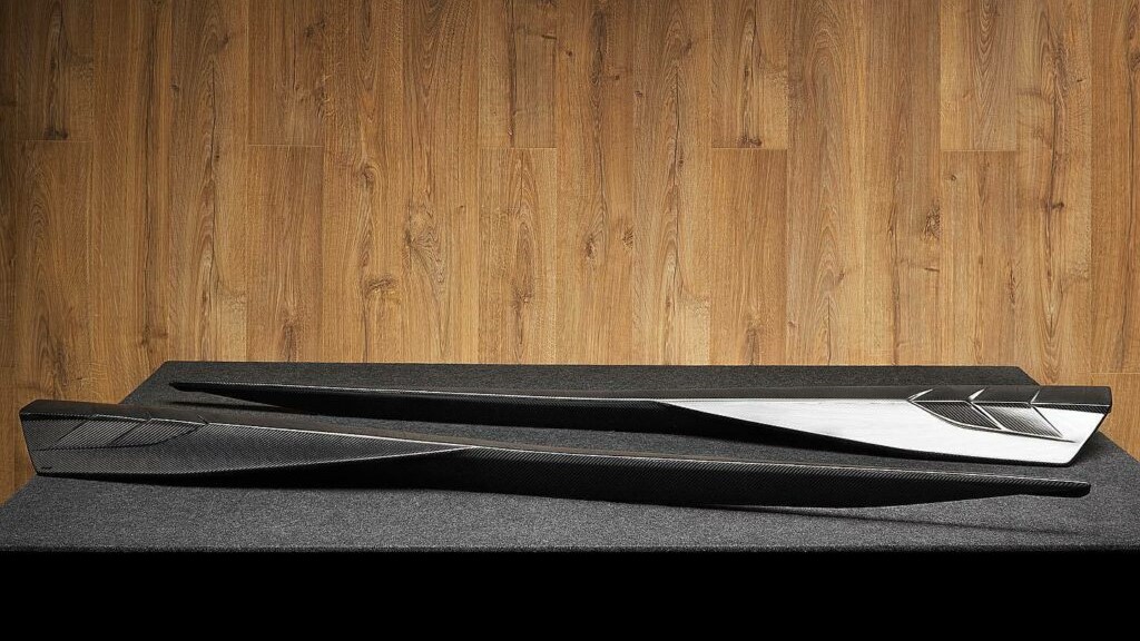 شيفروليه كورفيت C8 تحصل على حزمة تعديلات جمالية شرسة من ألياف الكاربون شيفروليه كورفيت C8 تحصل على حزمة تعديلات جمالية شرسة من ألياف الكاربون 2