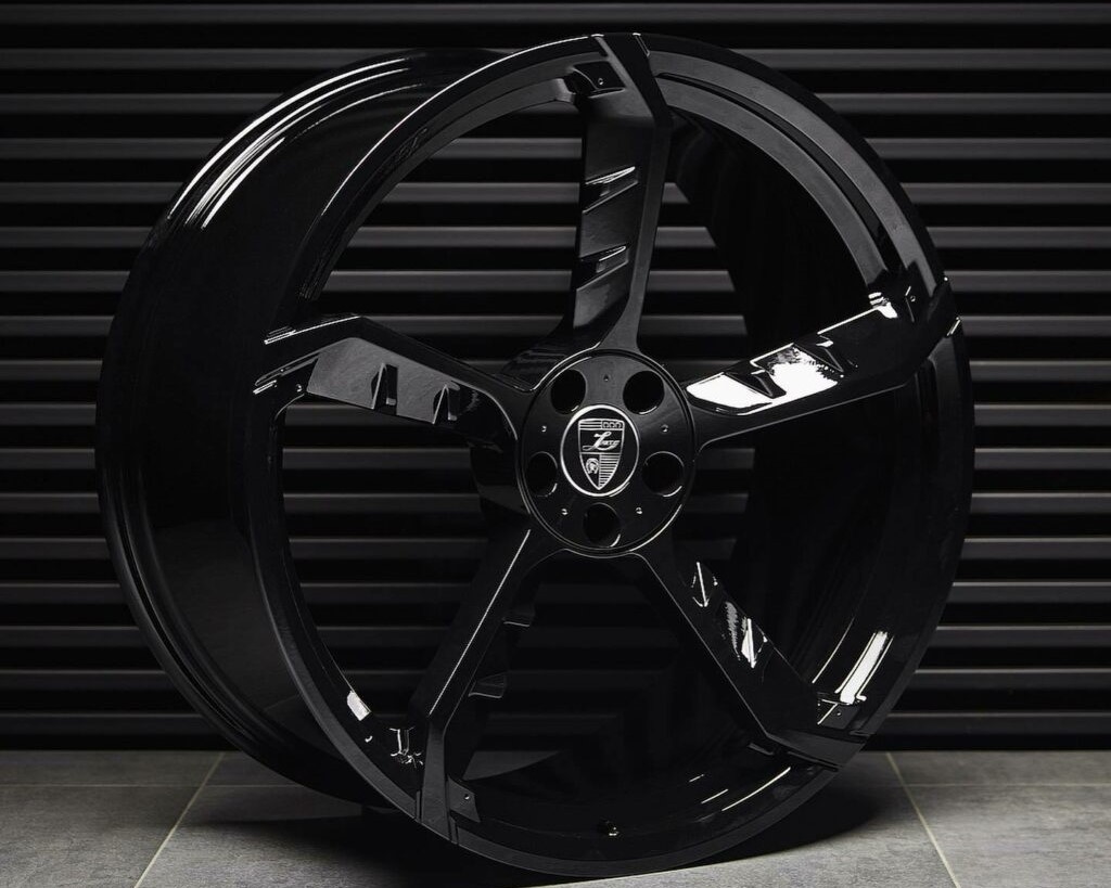 شيفروليه كورفيت C8 تحصل على حزمة تعديلات جمالية شرسة من ألياف الكاربون شيفروليه كورفيت C8 تحصل على حزمة تعديلات جمالية شرسة من ألياف الكاربون 7