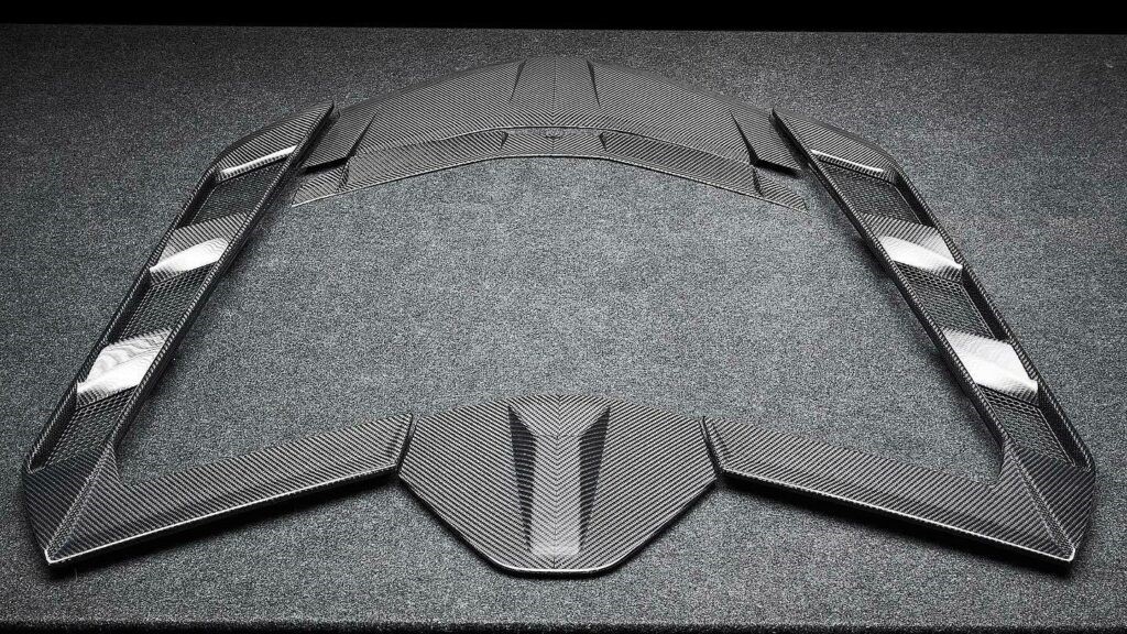 شيفروليه كورفيت C8 تحصل على حزمة تعديلات جمالية شرسة من ألياف الكاربون شيفروليه كورفيت C8 تحصل على حزمة تعديلات جمالية شرسة من ألياف الكاربون 10