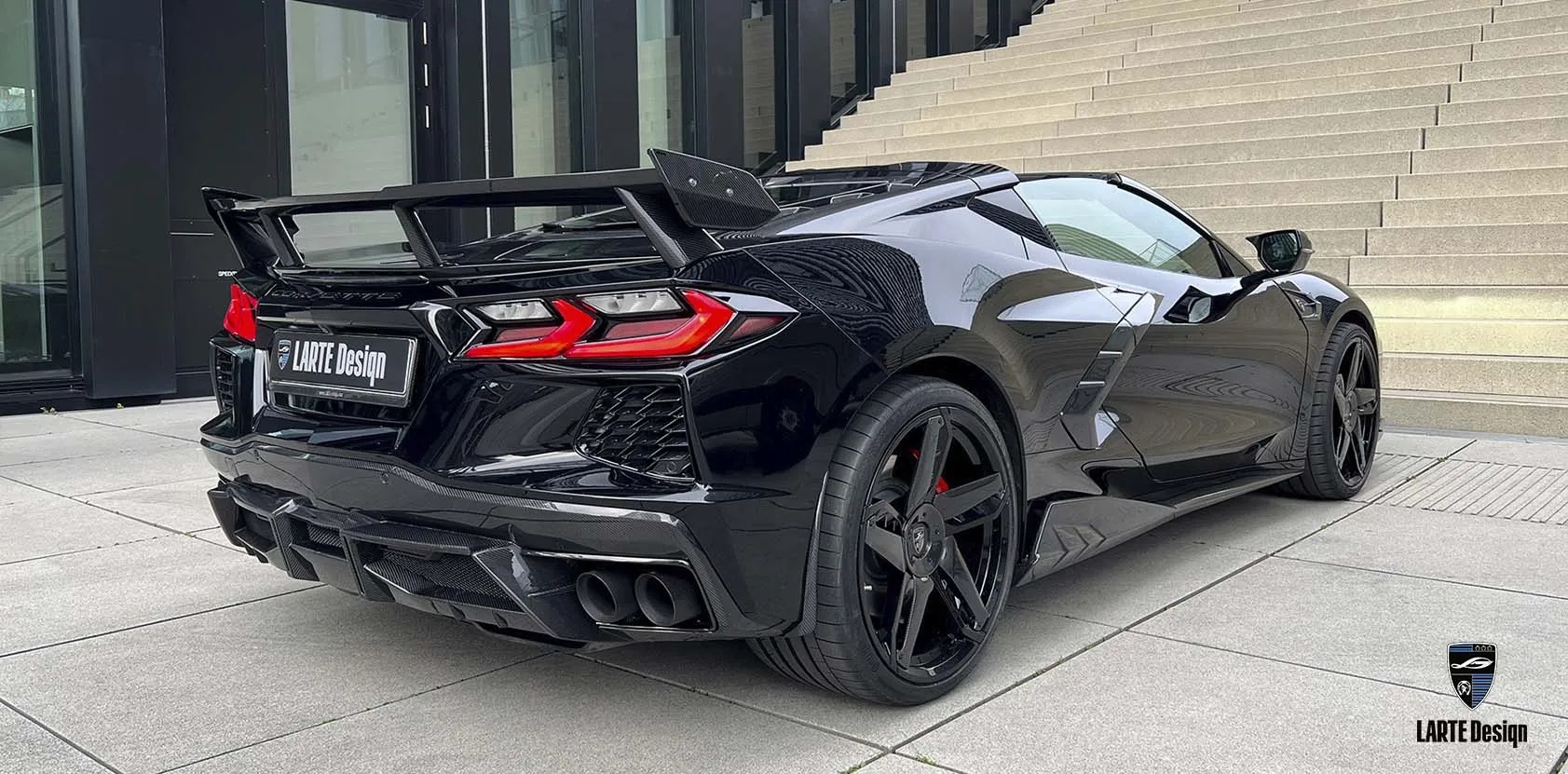 شيفروليه كورفيت C8 تحصل على حزمة تعديلات جمالية شرسة من ألياف الكاربون شيفروليه كورفيت C8 لارتي ديزاين