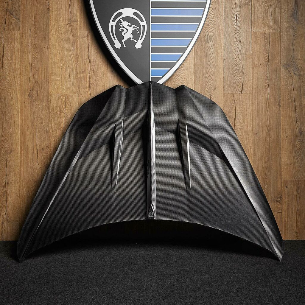 شيفروليه كورفيت C8 تحصل على حزمة تعديلات جمالية شرسة من ألياف الكاربون شيفروليه كورفيت C8 لارتي ديزاين