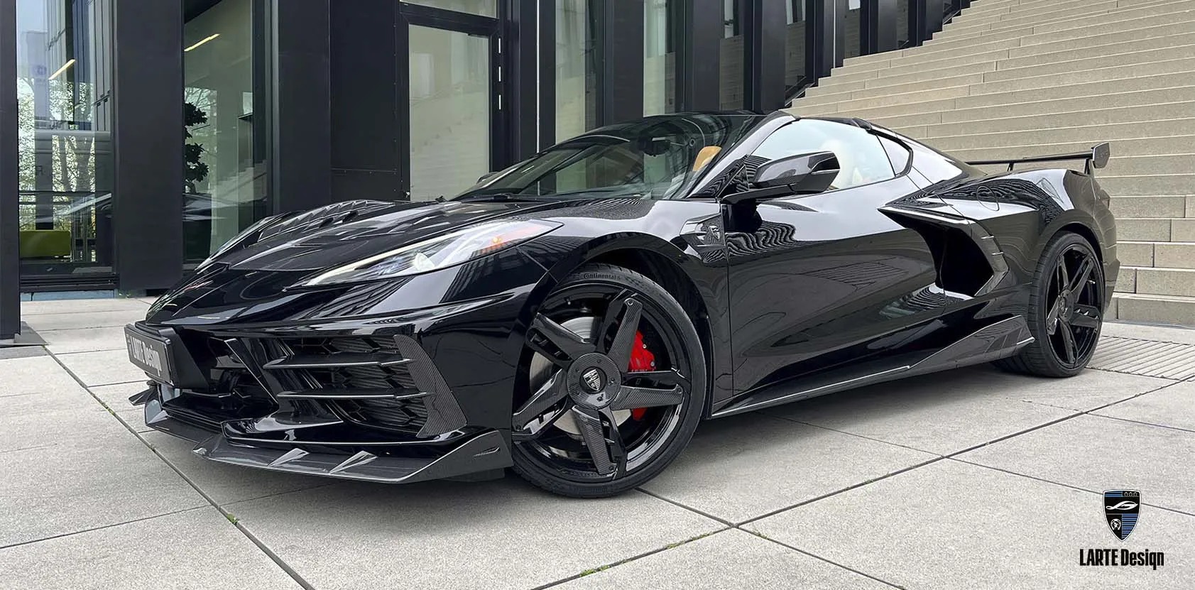 شيفروليه كورفيت C8 تحصل على حزمة تعديلات جمالية شرسة من ألياف الكاربون شيفروليه كورفيت C8 لارتي ديزاين