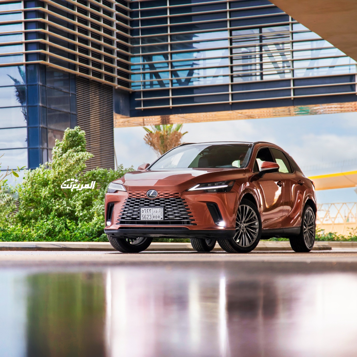 صور-تويوتا-لكزس-rx-2023-المربع-نت-1