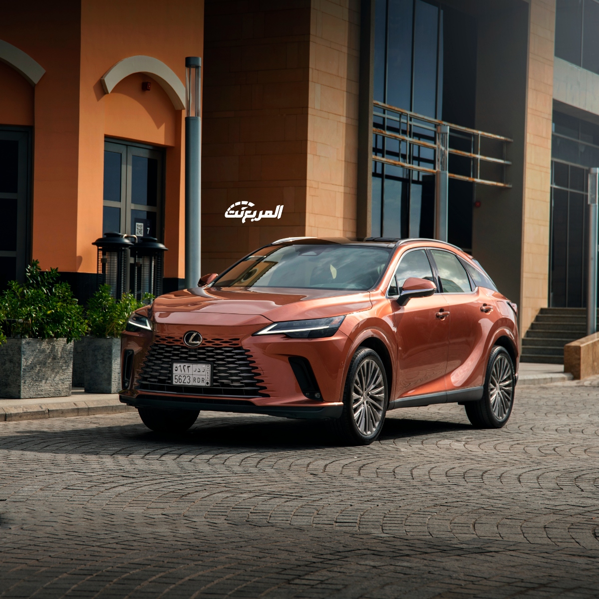 صور-تويوتا-لكزس-rx-2023-المربع-نت-4