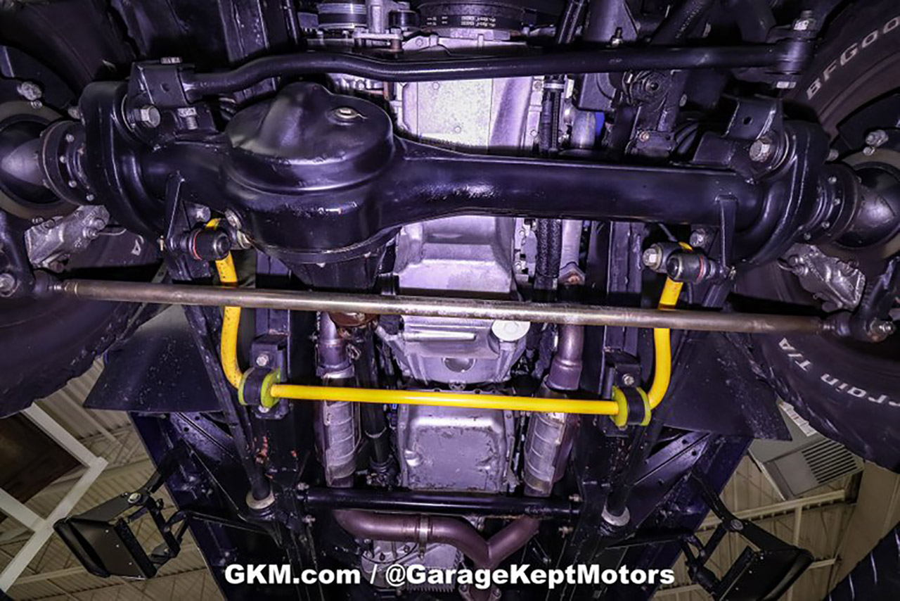 لاندروفر ديفندر 110 موديل 1992 مجددة بالكامل تعرض للبيع بسعر يتجاوز 820 ألف ريال! لاندروفر ديفندر 110 موديل 1992 مجددة بالكامل تعرض للبيع بسعر يتجاوز 820 ألف ريال! 10