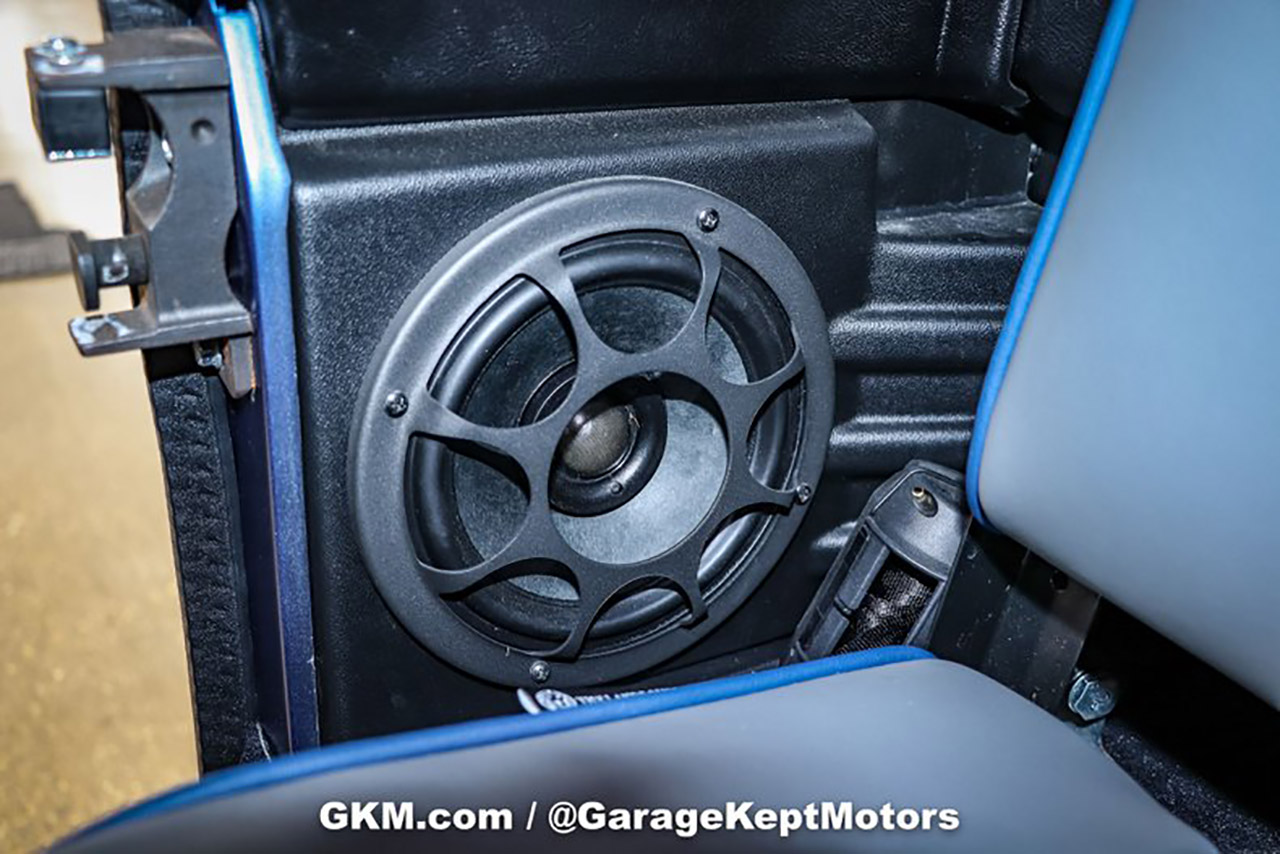 لاندروفر ديفندر 110 موديل 1992 مجددة بالكامل تعرض للبيع بسعر يتجاوز 820 ألف ريال! لاندروفر ديفندر 110 موديل 1992 مجددة بالكامل تعرض للبيع بسعر يتجاوز 820 ألف ريال! 8