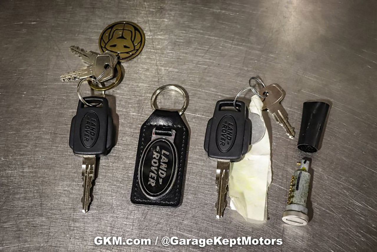 لاندروفر ديفندر 110 موديل 1992 مجددة بالكامل تعرض للبيع بسعر يتجاوز 820 ألف ريال! لاندروفر ديفندر 110 موديل 1992 مجددة بالكامل تعرض للبيع بسعر يتجاوز 820 ألف ريال! 11