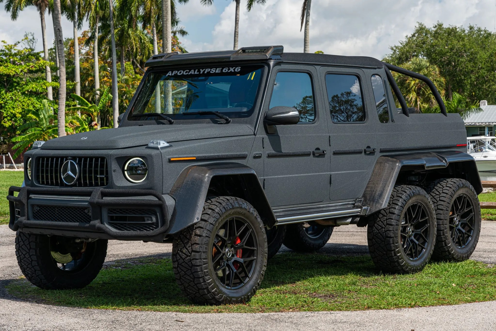مرسيدس AMG G63 تحصل على إصدار معدل ملفت للنظر بدفع سداسي العجلات مرسيدس AMG G63 تحصل على إصدار معدل ملفت للنظر بدفع سداسي العجلات 12