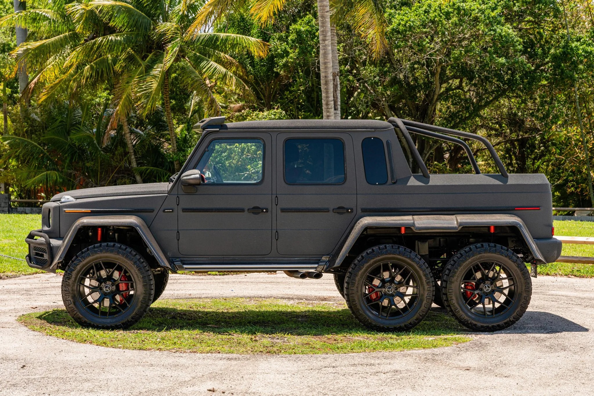 مرسيدس AMG G63 تحصل على إصدار معدل ملفت للنظر بدفع سداسي العجلات مرسيدس AMG G63 6X6