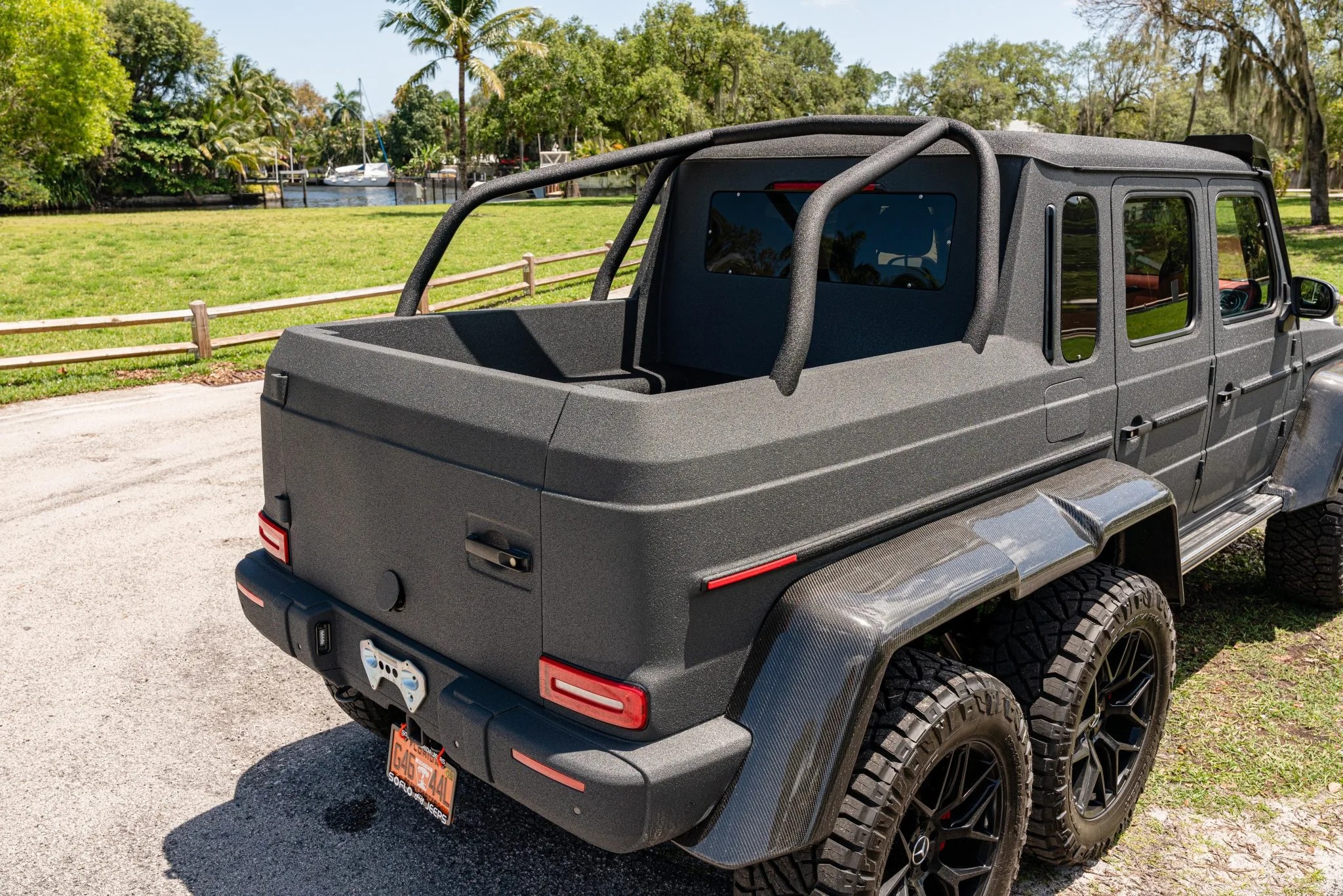 مرسيدس AMG G63 تحصل على إصدار معدل ملفت للنظر بدفع سداسي العجلات مرسيدس AMG G63 6X6