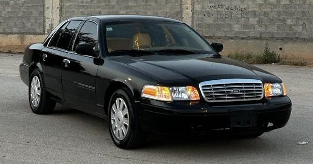 كم سعر فورد كراون فكتوريا 2010 الكلاسيكية الأمريكية وأين تجدها في السعودية؟ كم سعر فورد كراون فكتوريا 2010 الكلاسيكية الأمريكية وأين تجدها في السعودية؟ 4