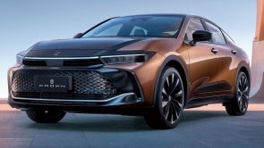 تويوتا كراون ستاندرد 2023 بمدى سير لا يصدق.. أبرز مزايا الفئة الأساسية بريميوم تويوتا كراون ستاندرد 2023 بمدى سير لا يصدق.. أبرز مزايا الفئة الأساسية بريميوم 15