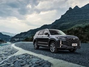 أبرز ما أعجبنا في شانجان CS95 2024.. الشكل الجديد المتوفر عند المجدوعي أبرز ما أعجبنا في شانجان CS95 2024.. الشكل الجديد المتوفر عند المجدوعي 1