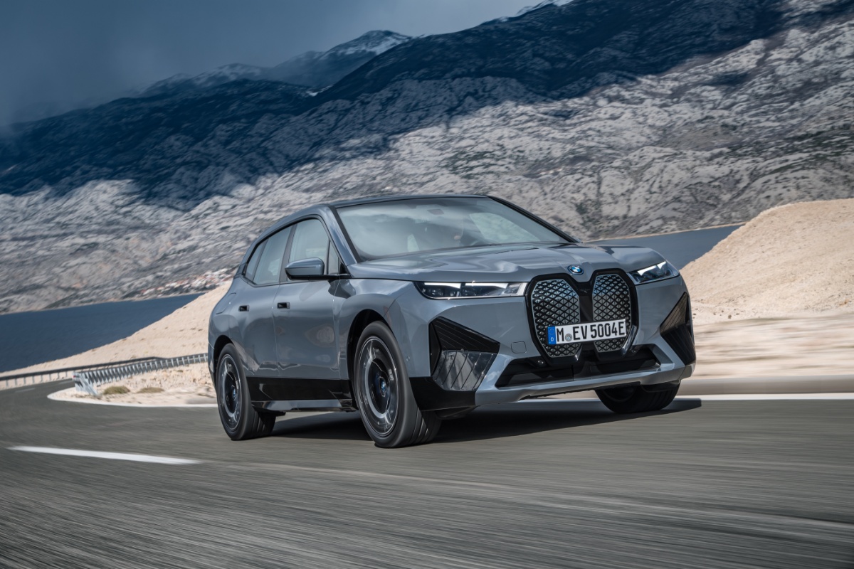 بي-ام-دبليو-ix-2022-2023-2024-المربع-نت-2