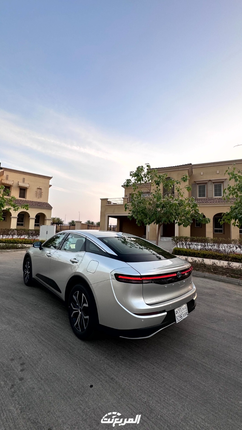 تويوتا-كراون-2023-المربع-نت-133