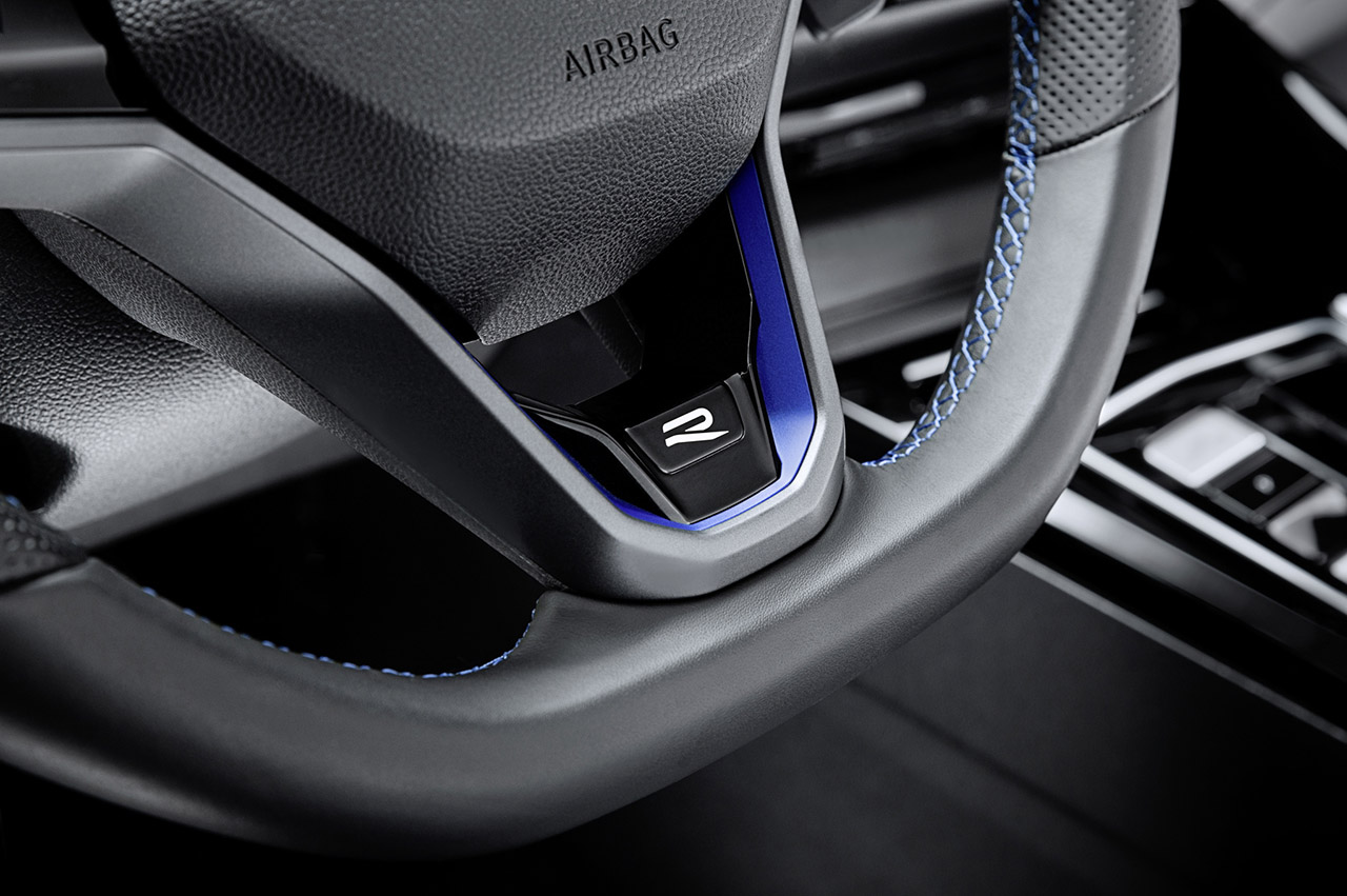 فولكس واجن جولف آر تحصل على إصدار 333 الحصري بالعديد من التعديلات الرياضية فولكس واجن جولف آر تحصل على إصدار 333 الحصري بالعديد من التعديلات الرياضية 3