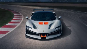 فيراري تطرح إصدار SF90 XX الحصري الجديد بقوة 1030 حصان وتعديلات ديناميكية للخارجية 3